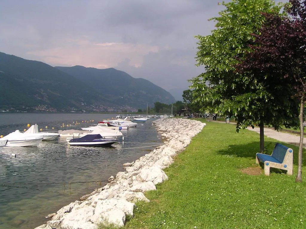 B&B Aria Di Lago Paratico Bed & Breakfast